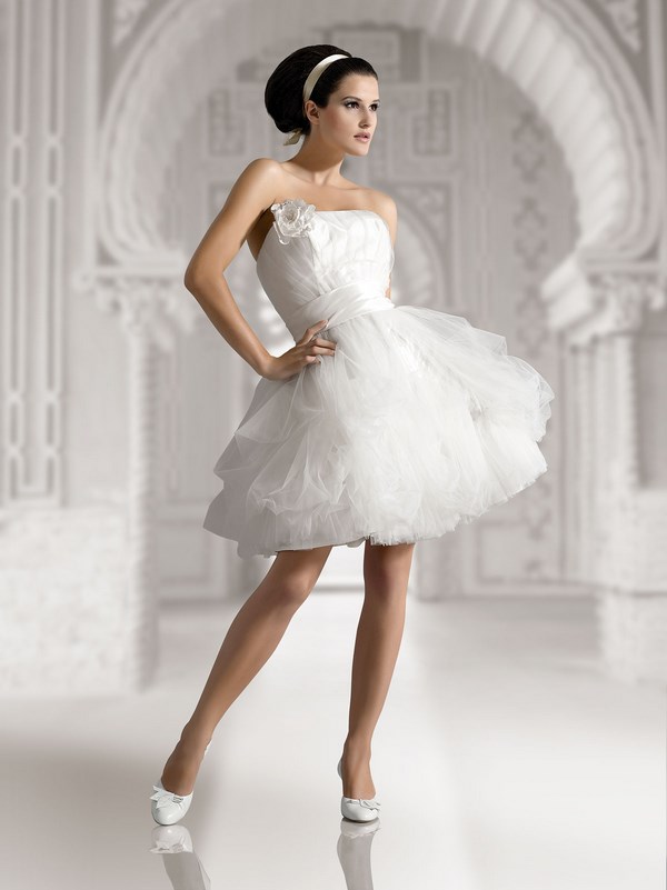 Les plus belles robes de mariée courtes: photos de robes courtes pour les mariées les plus audacieuses