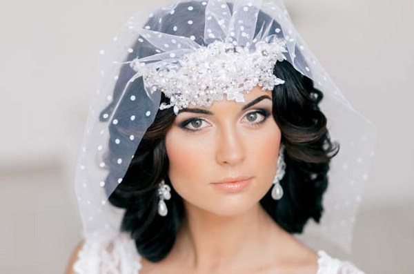 Piękny makijaż ślubny dla panny młodej 2020-2021: zdjęcia, pomysły na makijaż ślubny