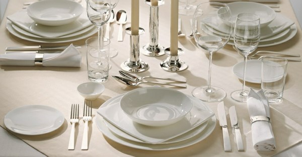 Slávnostné prestieranie: ako krásne zariadiť stôl doma - foto