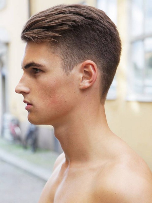 Erkekler 2020-2021 için moda saç kesimi: fotoğraf