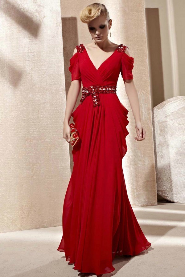 Les plus belles robes rouges 2020-2021: photos, actualités