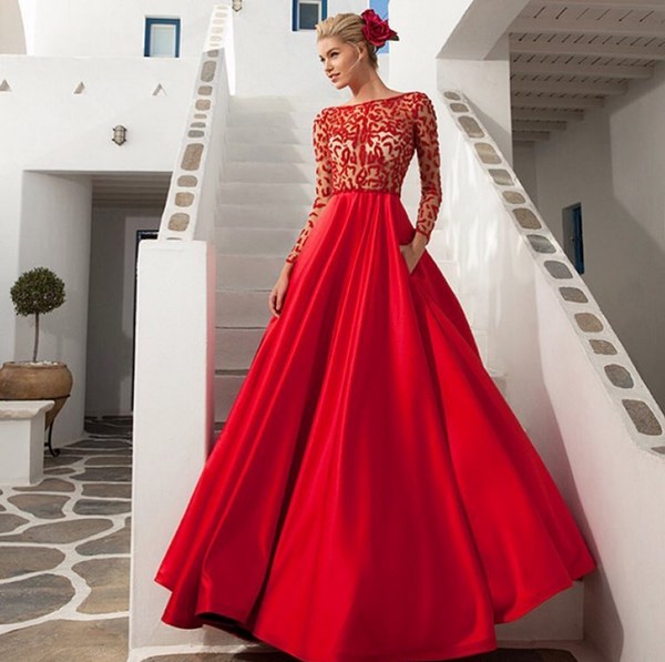 Najkrajšie červené šaty 2020-2021: fotografie, novinky