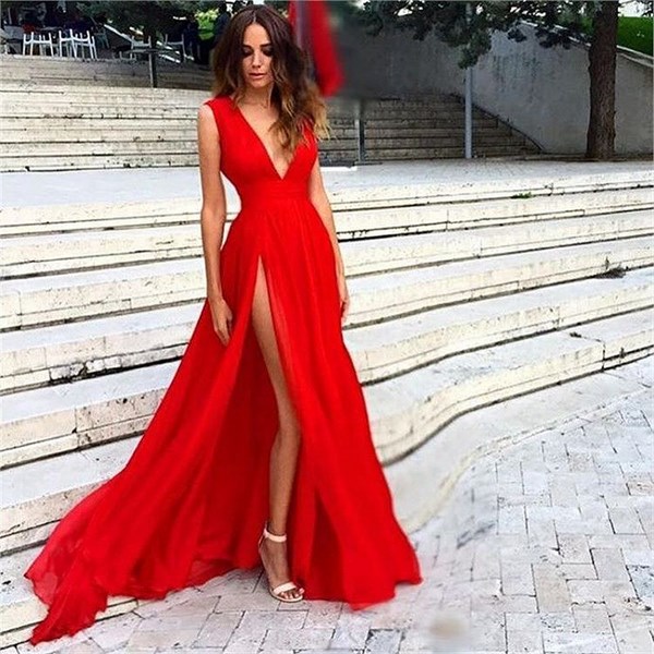 The most beautiful red dresses 2020-2021: photos, news