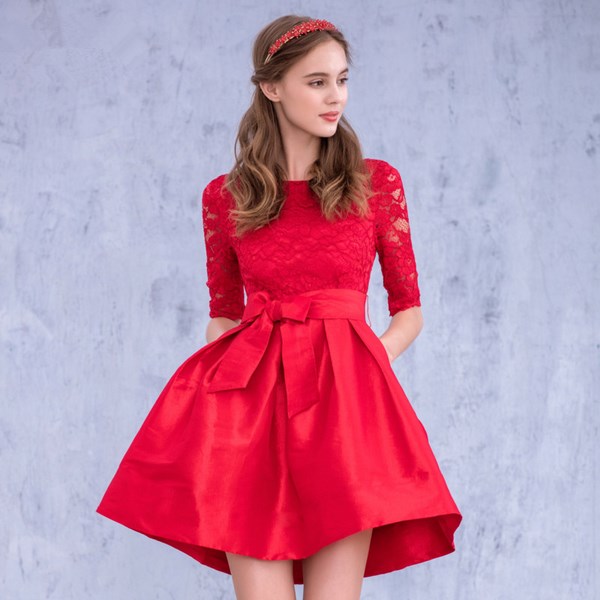 Los vestidos rojos más bellos 2020-2021: fotos, noticias