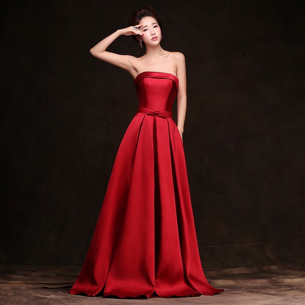 Najljepše crvene haljine 2020-2021: fotografije, vijesti