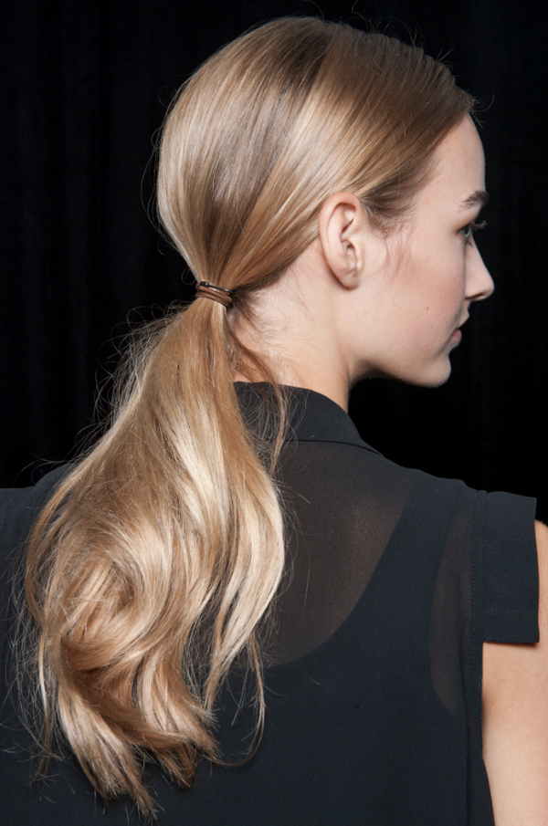 Estil de cabell elegant: els millors exemples i idees de pentinats de ponytail - foto