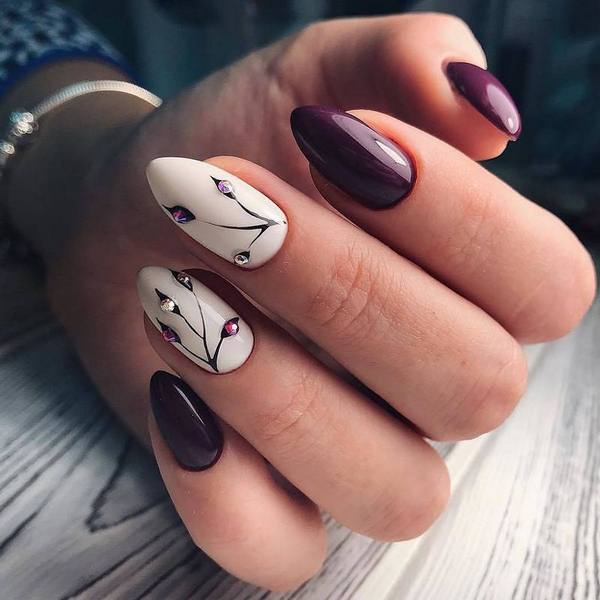 Fashionable manicure in the style of minimalism: the best ideas for manicure minimalism, trends, photos