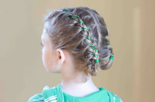 Coiffures de charme pour les filles 2020-2021: idées de photos de coiffures à la maternelle et à l'école