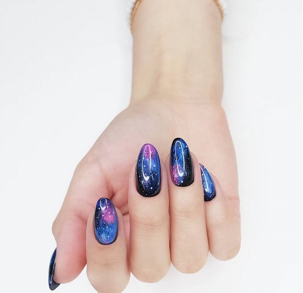 Prekrasna manikura za nokte u obliku badema 2020-2021: fotografije