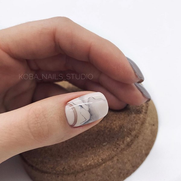 Najważniejsze wiadomości o lakierach hybrydowych do manicure 2020-2021: pomysły fotograficzne z żelowymi lakierami do paznokci