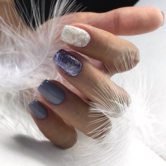 Disseny festiu d'ungles de purpurina 2020-2021: la manicura més elegant de la foto