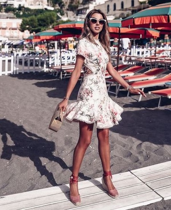 Pakaian menakjubkan musim bunga-musim panas 2020: trend fesyen dan trend, berita foto terbaik