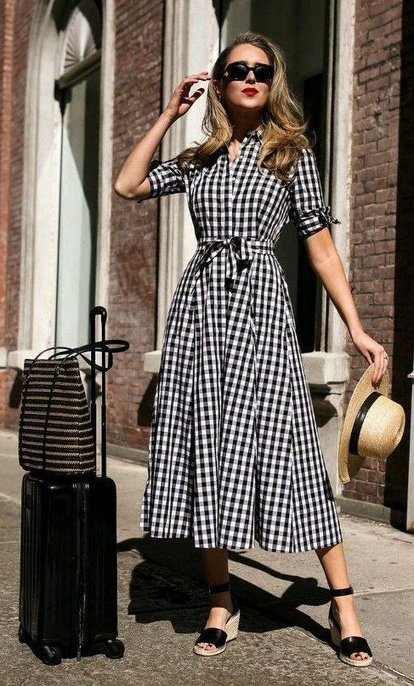 Amazing dresses spring-summer 2020: fashion trends and trends, the best photo news
