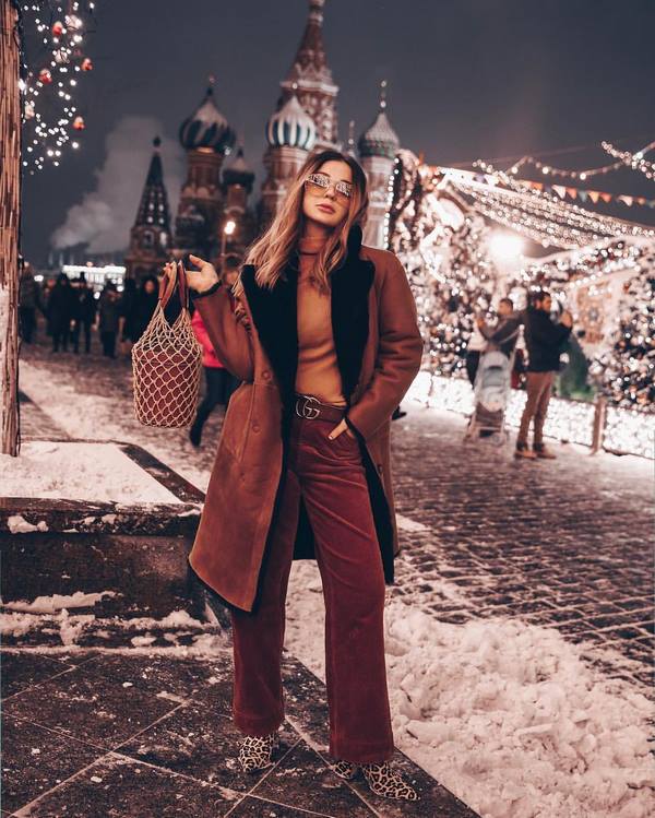 Cei mai frumoși pantaloni pentru femei toamna-iarnă: superbe modele 2020-2021