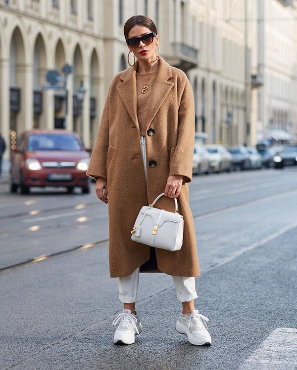 Which coat to choose in the season 2020-2021 - top 10 trends of women's coats