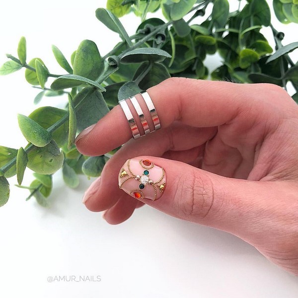 Prekrasna manikura za kratke nokte 2020-2021: foto ideje manikure za kratke nokte
