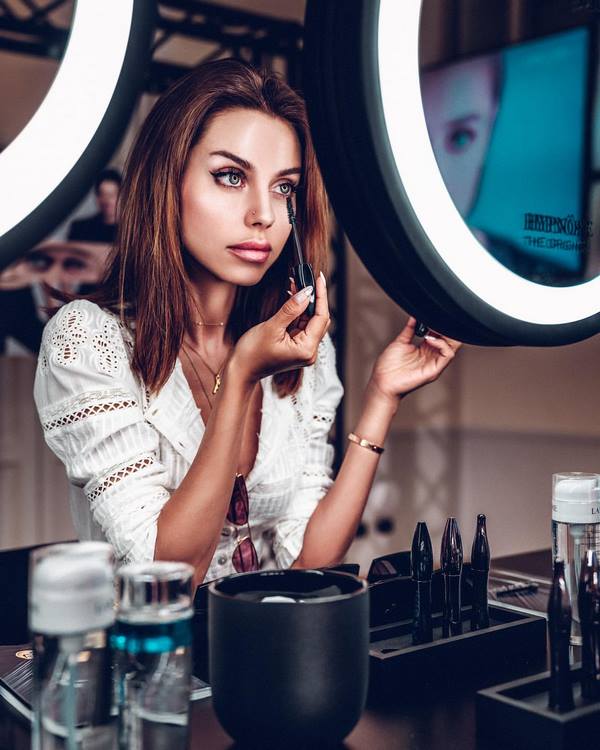 TOP 10 makeuptrends til det nye år 2021: fotoideer og nye genstande