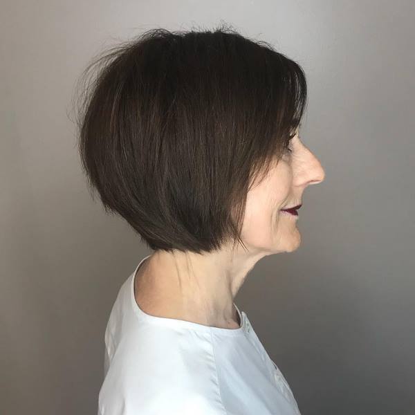 Eleganckie fryzury 2020-2021 dla kobiet w wieku 40, 50 i 60 lat: świeży wygląd z fryzurami przeciwstarzeniowymi