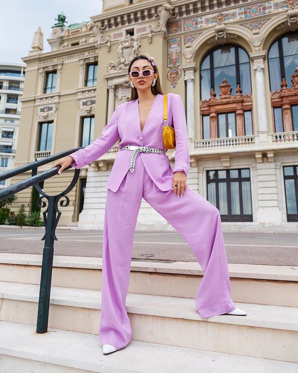 Spectacular bows with a women's suit spring-summer 2020 - new ideas for images spring-summer