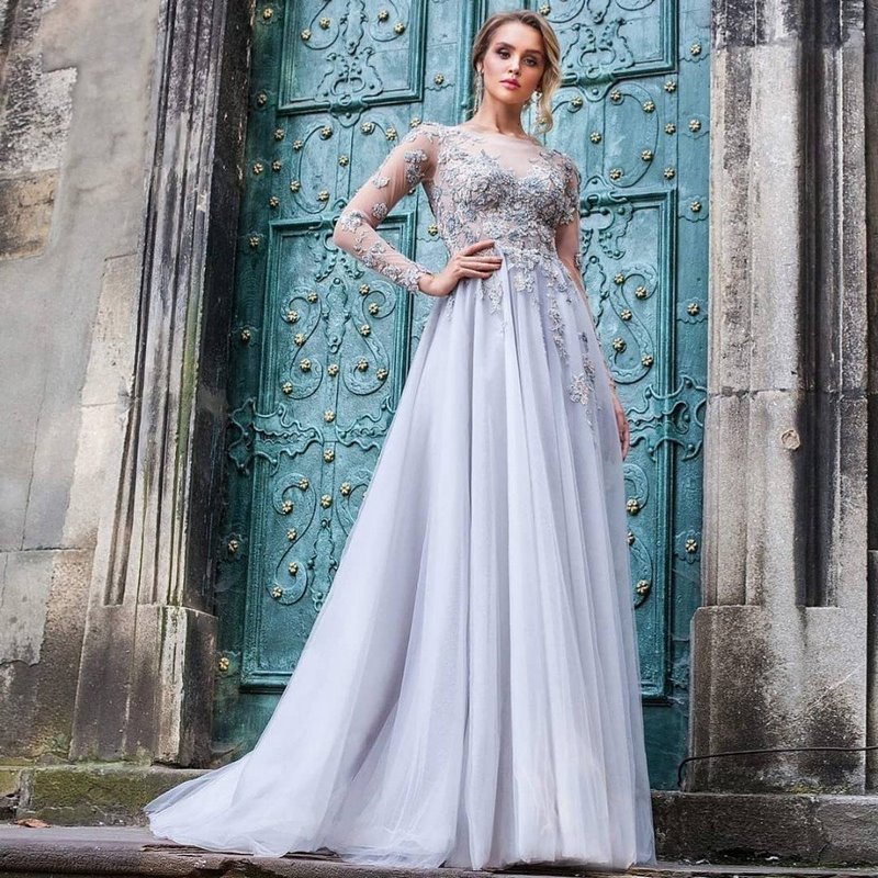 Възхитителна абитуриентска рокля 2020: не пропускайте топ идеите на изображенията на бала!