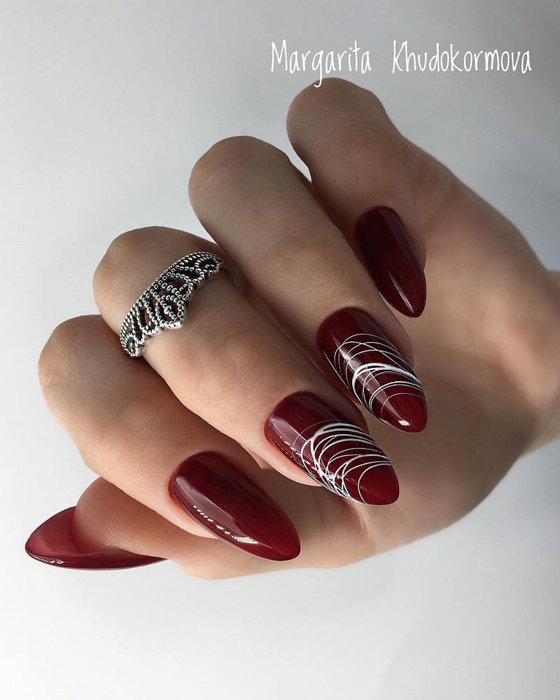 Charming burgundy manicure 2020-2021 in new techniques and styles